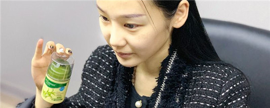 护肤品抹了脸越来越干