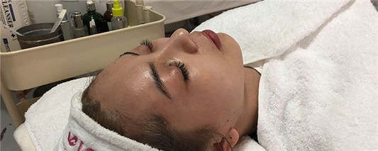 如新蓝白胶先用哪个  肌肤 第2张