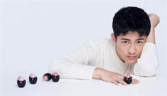 盘点男明星代言的口红，每一支都是热门色号