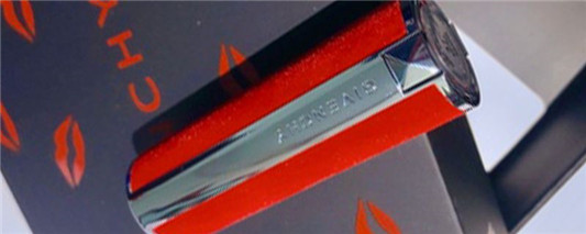 纪梵希红丝绒口红怎么辨别真假