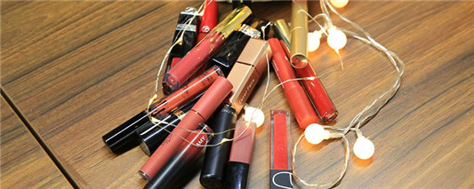 口红是用石油做成的吗