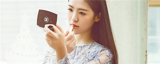 圣诞节涂什么颜色口红好看