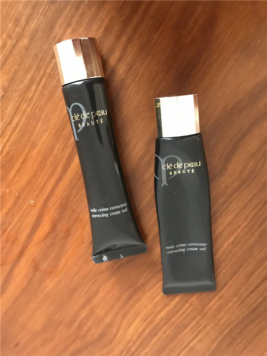 cpb黑管隔离真假对比，cpb隔离真假辨别图片  假货 正品 真假辨别 第4张