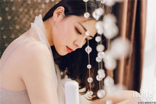 如何用口红画眼影，再也不担心口红用不完了