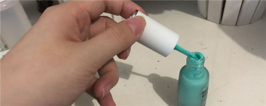 微胶指甲油能直接涂吗