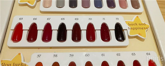 秋冬美甲适合什么颜色,这几款经典颜色不能错过 美甲 第2张 秋冬美甲适合什么颜色,这几款经典颜色不能错过 美甲 第2张