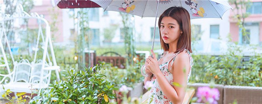 什么颜色美甲百搭衣服  美甲 第2张