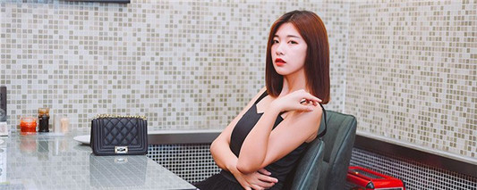 什么颜色美甲百搭衣服  美甲 第3张