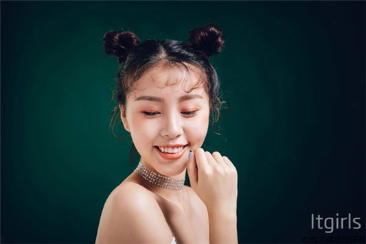 指甲油怎么涂好看，省了去美甲店的一大笔钱