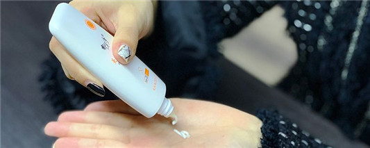 化了妆怎么补涂防晒