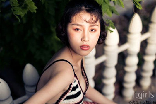 化了妆怎么补防晒霜，正确的补防晒步骤是什么  防晒霜 第2张