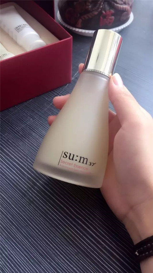 好用不贵的精华液推荐，500块钱可以买哪些好用的精华  精华 美白 肌肤 第9张