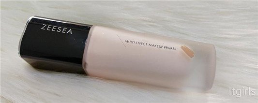 适合秋冬用的粉底液，要有滋润保湿的效果才好用