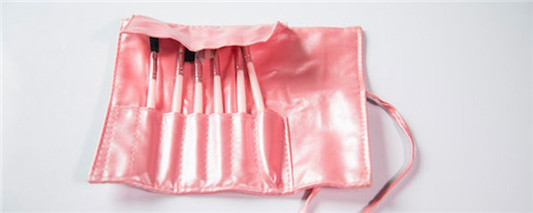 干皮怎么涂粉底液