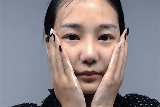 敷完面膜后到底用不用洗脸，简单清洁有助于后续护肤品吸收