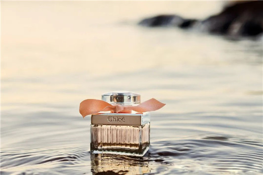 蔻依Chloé的Signature Rose Tangerine新香水