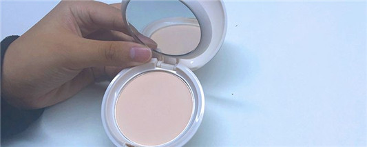 上完bb霜之后要擦什么 底妆化妆技巧 化妆 第2张 上完bb霜之后要擦什么 底妆化妆技巧 化妆 第2张