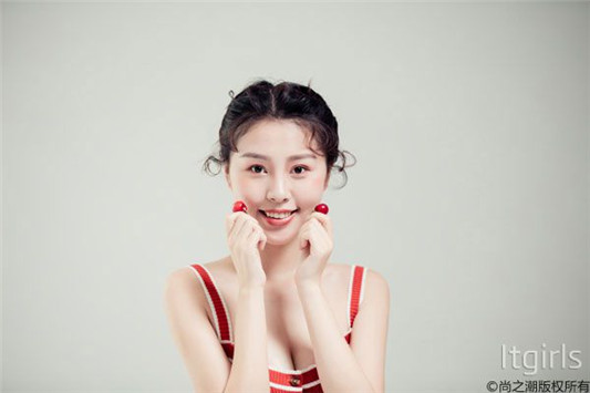 圆脸怎么化妆才好看，增强面部轮廓的立体感