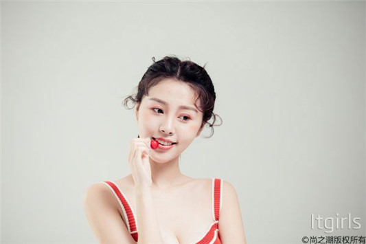 圆脸怎么化妆才好看，增强面部轮廓的立体感  化妆 圆脸 第2张