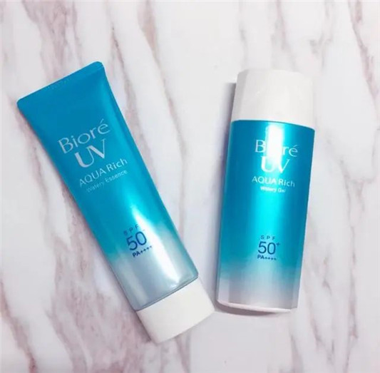 口碑炸裂的几款防晒霜大测评，从平价到大牌  防晒霜 第5张