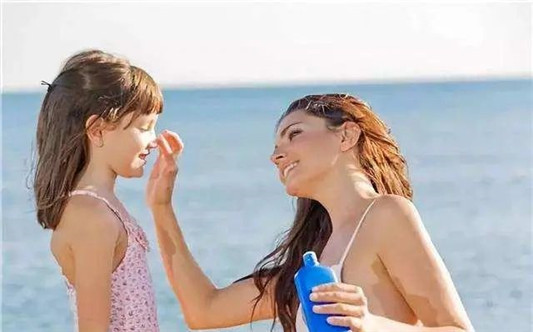 口碑炸裂的几款防晒霜大测评，从平价到大牌  防晒霜 第6张