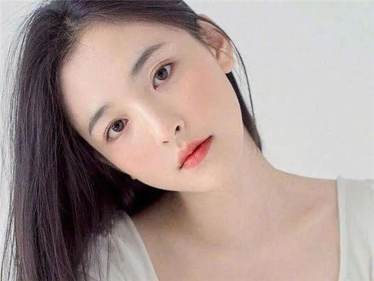 防晒霜多久补一次，化了妆如何补防晒