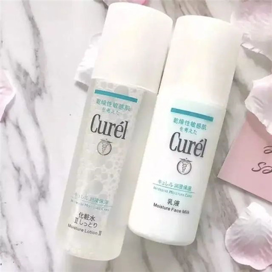 保湿温和效果好的水乳排行罗列「敏感肌可用 堪称水乳界的万金油」