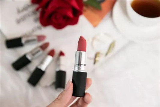 2020上半年关注度最高的口红，快来看看你化妆包里有几支吧  口红 第17张