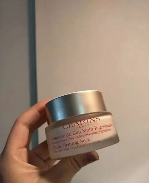 别让颈纹暴露了年龄,这5款颈纹霜去颈纹很有用 颈纹 颈纹霜 第5张 别让颈纹暴露了年龄,这5款颈纹霜去颈纹很有用 颈纹 颈纹霜 第5张