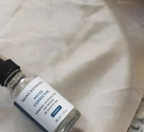 大牌精华合集「高能小棕瓶质地更黏稠 小黑瓶保湿效果不错」  精华 小棕瓶 小黑瓶 第5张