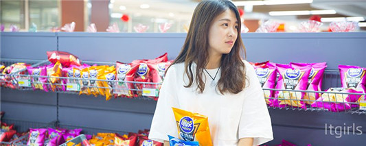 眼部雀斑是怎么回事，轻松淡化眼角蝴蝶斑的方法  护肤技巧 雀斑 第2张