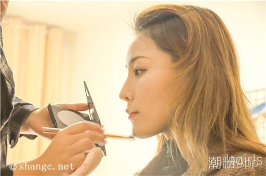 秋季美容护肤小常识，皮肤敏感所以要温和保护