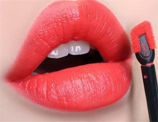 YSL 新品黑盖天鹅绒唇釉试色测评  唇釉 彩妆 第4张
