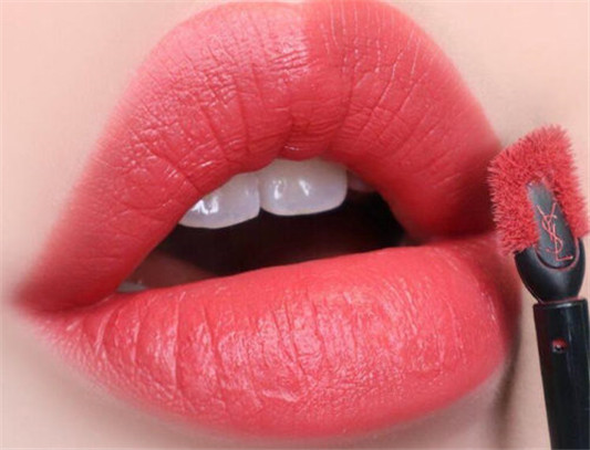 YSL 新品黑盖天鹅绒唇釉试色测评  唇釉 彩妆 第6张