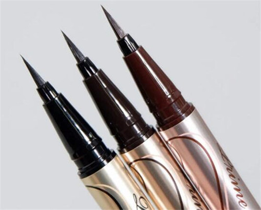 kis**e新款超耐久眼线液笔怎么样  kis**e 眼线液笔 彩妆 第2张