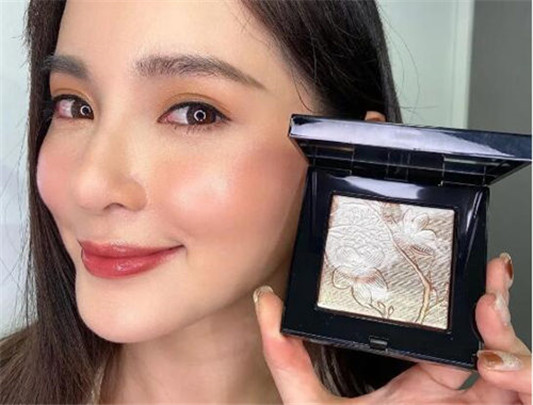 芭比波朗和FLOWER GIRL NYC联名的百花齐放系列彩妆测评  芭比波朗 彩妆 第2张