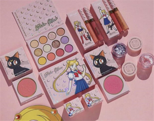 卡拉泡泡和美少女战士联名款彩妆测评