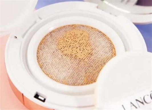 兰蔻新光泽气垫好不好用,这几方面来看 兰蔻 气垫 彩妆 第2张 兰蔻新光泽气垫好不好用,这几方面来看 兰蔻 气垫 彩妆 第2张