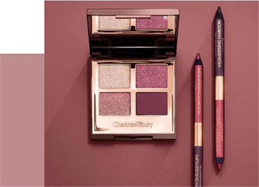 CT新品四色眼影盘试色分析 好看的眼影色各有优势 CT 眼影盘 彩妆 第4张 CT新品四色眼影盘试色分析 好看的眼影色各有优势 CT 眼影盘 彩妆 第4张