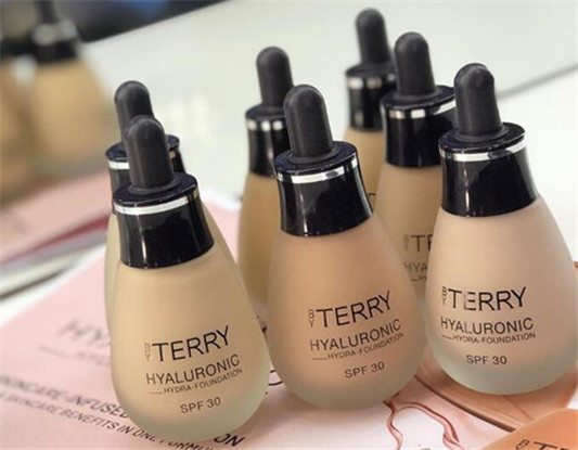 by Terry玻尿酸粉底液怎么样，适合什么肤质  byTerry 玻尿酸 粉底液 彩妆 第1张