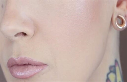 by Terry玻尿酸粉底液怎么样，适合什么肤质  byTerry 玻尿酸 粉底液 彩妆 第3张