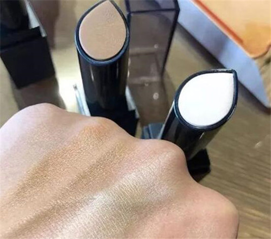 植村秀小方瓶系列新粉底棒好用吗 植村秀 粉底棒 彩妆 第2张 植村秀小方瓶系列新粉底棒好用吗 植村秀 粉底棒 彩妆 第2张