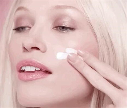 Clarins娇韵诗2020春季彩妆系列MILKSHAKE粉底怎么样 娇韵诗 粉底 彩妆 第5张 Clarins娇韵诗2020春季彩妆系列MILKSHAKE粉底怎么样 娇韵诗 粉底 彩妆 第5张