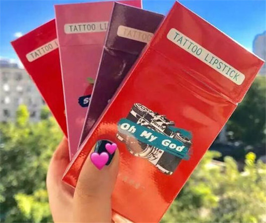 浮气Fomomy烟盒唇釉怎么样,色号试色测评 浮气 Fomomy 烟盒唇釉 彩妆 第1张 浮气Fomomy烟盒唇釉怎么样,色号试色测评 浮气 Fomomy 烟盒唇釉 彩妆 第1张