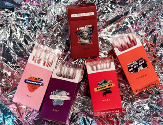 浮气Fomomy烟盒唇釉怎么样,色号试色测评 浮气 Fomomy 烟盒唇釉 彩妆 第2张 浮气Fomomy烟盒唇釉怎么样,色号试色测评 浮气 Fomomy 烟盒唇釉 彩妆 第2张