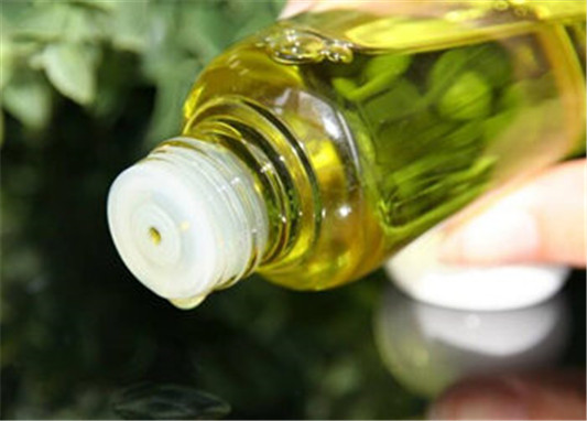 卸妆油怎么用才不会闷痘，卸妆油正确用法分析