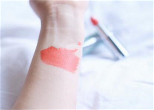 纪梵希新款口红薄荷绿好看吗  纪梵希 口红 薄荷绿 彩妆 第3张