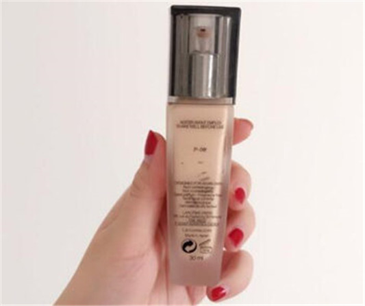 李佳琦推荐适合混油皮的粉底液有哪些  粉底液 混油皮 李佳琦 彩妆 第2张