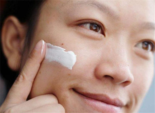 涂素颜霜之后要涂什么妆效会更好