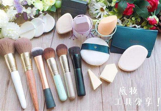 一擦粉底脸上就有颗粒怎么办 6个方法解决 粉底 彩妆 第5张 一擦粉底脸上就有颗粒怎么办 6个方法解决 粉底 彩妆 第5张